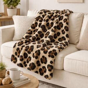 Zoe & Zac Leopard Cheetah Print Plush Blanket New with Tags